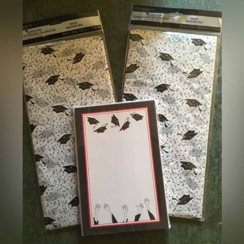 Graduation table cloths plus invitations